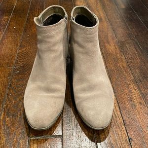 Size 10 blondo grey suede waterproof booties